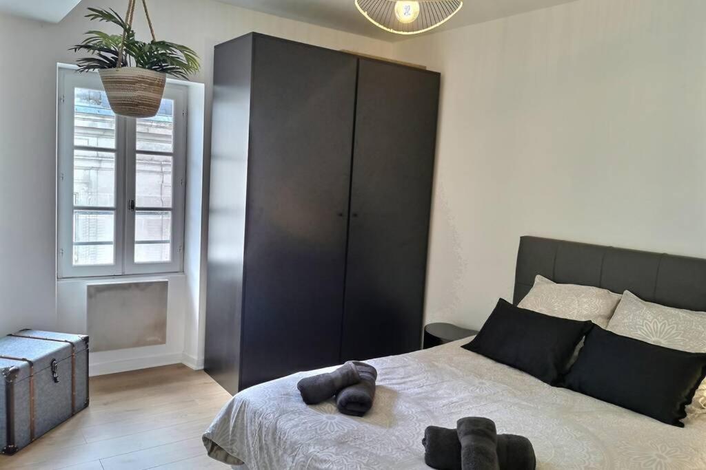 Le Beau Lieu # Hyper Centre # Proche Des Quais Apartment คอญญัก ภายนอก รูปภาพ
