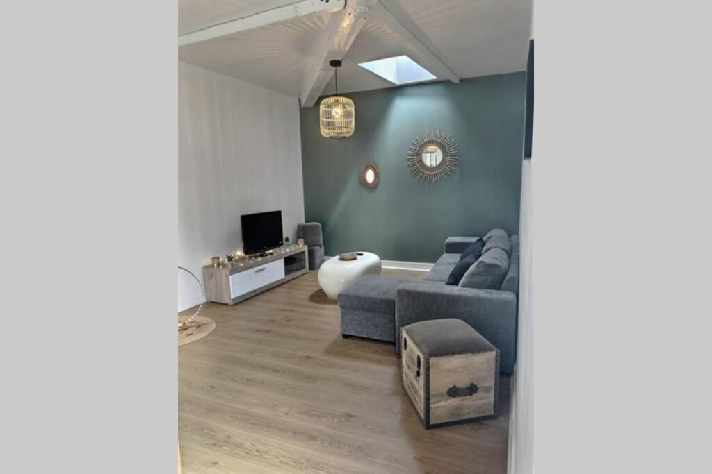 Le Beau Lieu # Hyper Centre # Proche Des Quais Apartment คอญญัก ภายนอก รูปภาพ