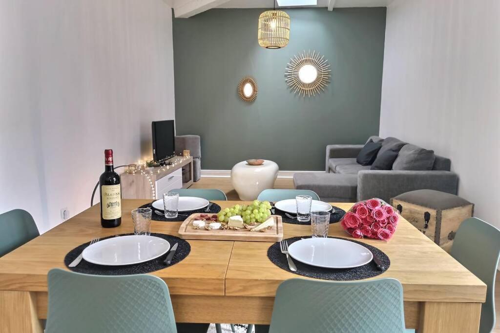 Le Beau Lieu # Hyper Centre # Proche Des Quais Apartment คอญญัก ภายนอก รูปภาพ