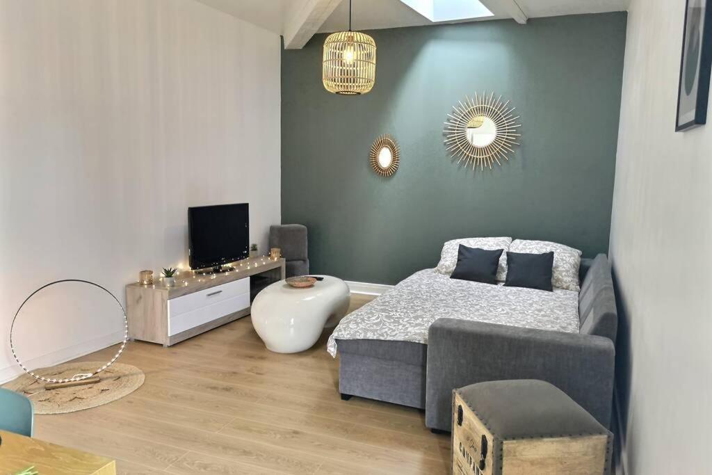 Le Beau Lieu # Hyper Centre # Proche Des Quais Apartment คอญญัก ภายนอก รูปภาพ
